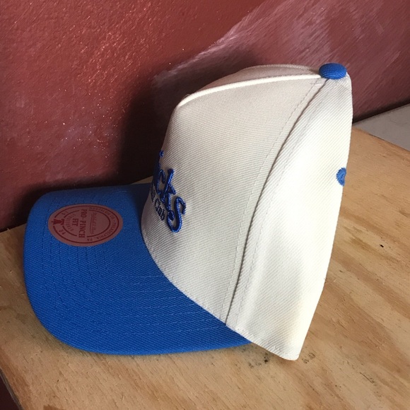 Knicks Basketball Club Blue and Cream Cap Brand New SnapBack NBA sports adult os - Picture 3 of 4